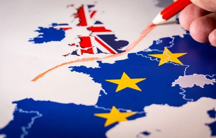 European Shares end Slightly Higher