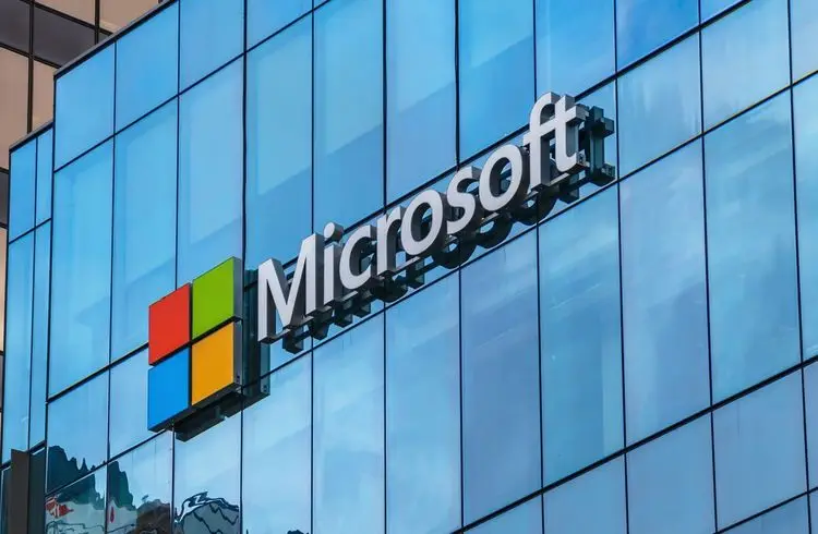 Microsoft warns of cloud computing slowdown