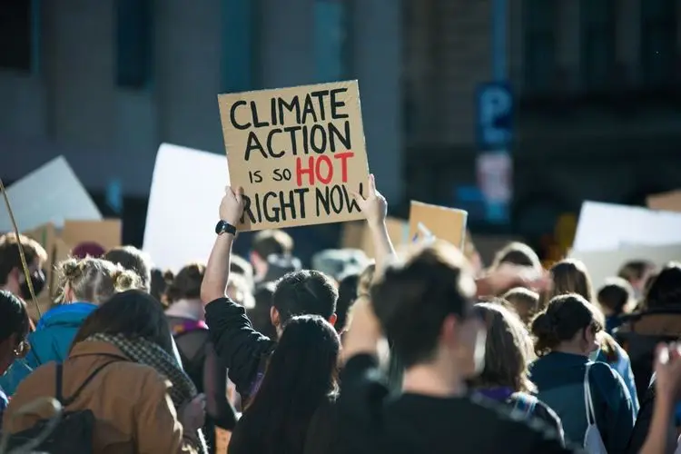 Rally against Australia's climate policy 