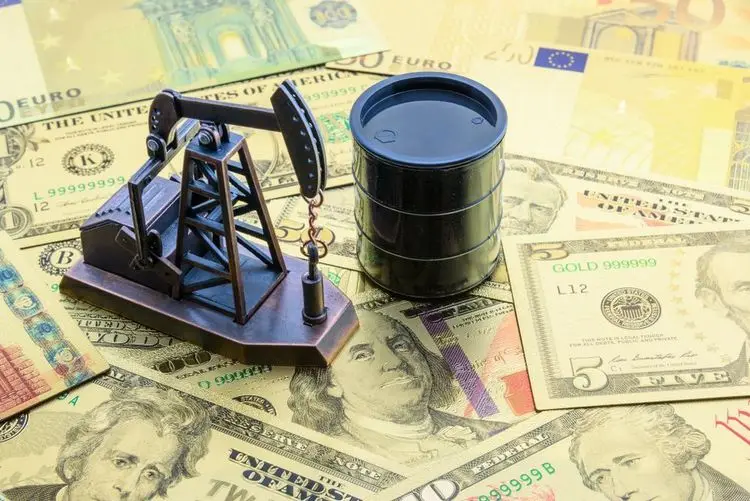 Oil at one-week high as US supply concerns dominate