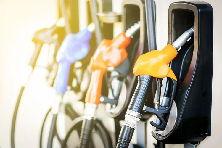 Oil struggles to regain positive momentum