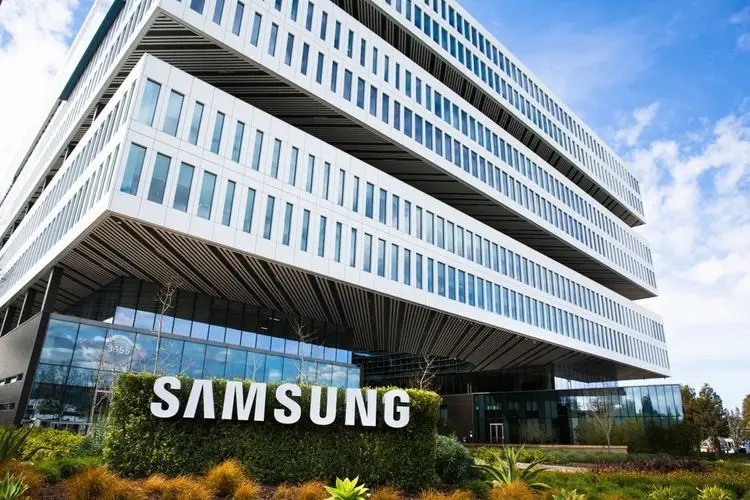 Taylor wants to become a Samsung location