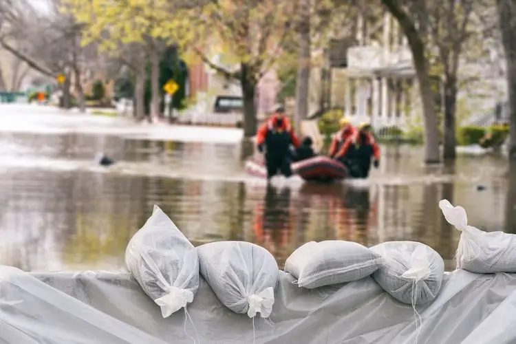 Strong floodings let China face energy supply problems