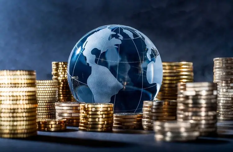 Economist warns against overly ideological economic policy