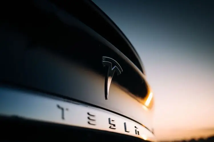Tesla to allow competitor vehicles to use charging stations
