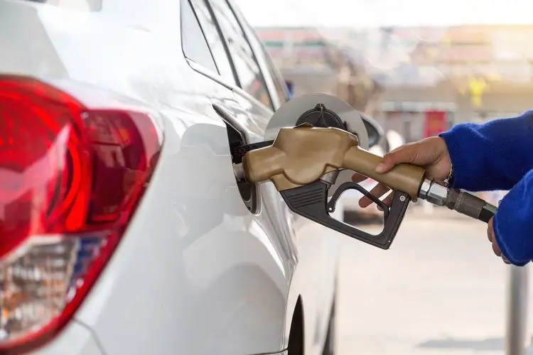 Gasoline prices in the US reach $5 per gallon