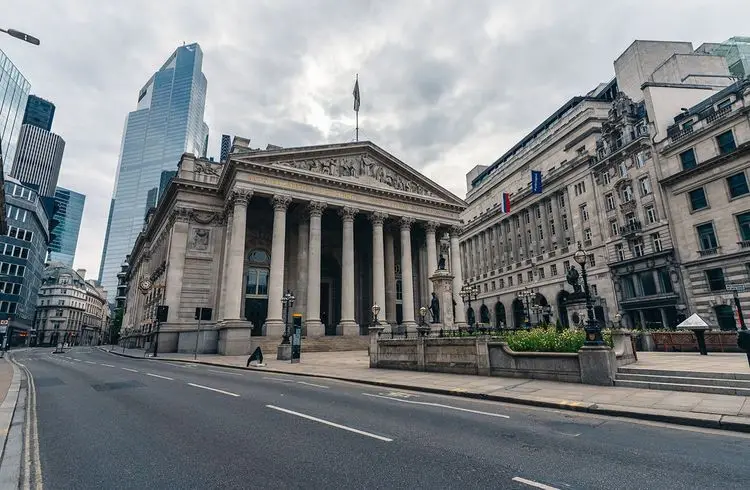 Bank of England rate hikes likely despite energy cost freeze