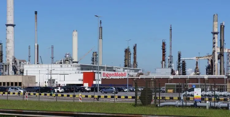 Exxon meets earnings expectations