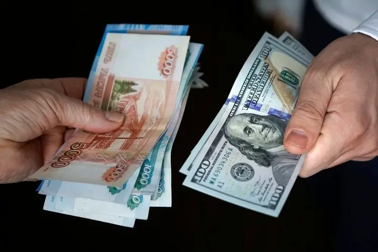 Russia warns of historic default