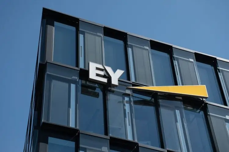 EY: Breakup of the "Big Four" brings up to $10 billion in additional revenue