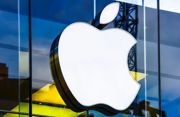 Apple drastically reduces production plans for data glasses