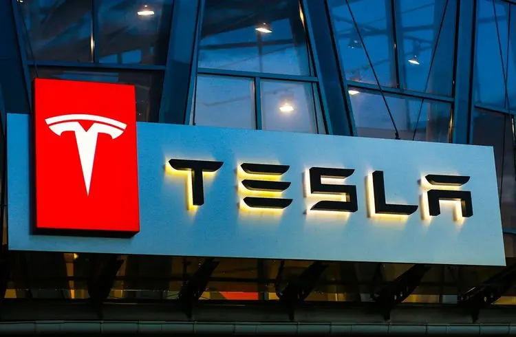 Tesla lowers prices again in the USA