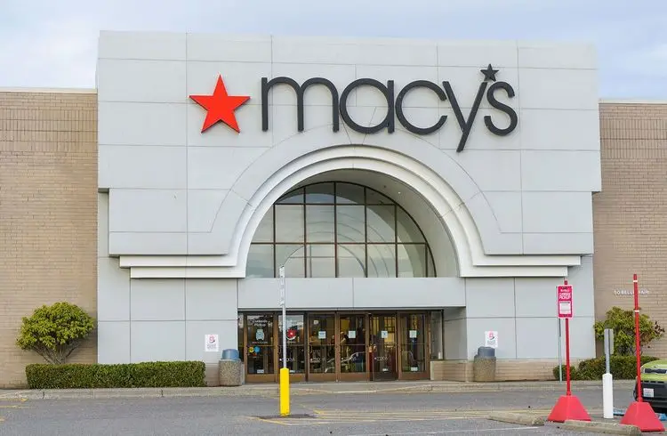 Financial investors offer 5.8 billion dollars for Macy's takeover
